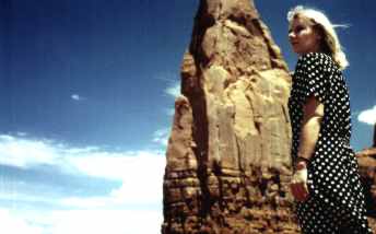 Menschen im Monument Valley verkümmern zum Nichts.
