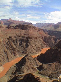 ANKLICKEN: Dieser Blick bleibt dem vorbehalten, der 6 Meilen steilen ABstieg hinter sich hat...und vor sich! Der Colorado vom Plateau-Point aus.