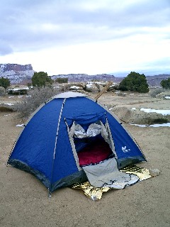 Unser Sommerzelt "Weekend" auf Campground "Murphy A" bei 0 Grad!