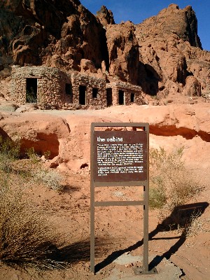 Anklicken: Die Cabins im Valley of fire