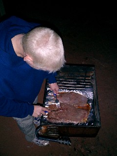 Die zwei "handlichen" Steaks, die uns Abendessen und Frhstck boten...