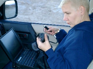 Mit Hilfe von GPS und Laptop lokalisieren wir unsere momentane Position. Ohne diese Hilfe wre uns nur der Rckweg geblieben.