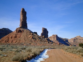 Anklicken: Valley of the gods - Das kleine Monument Valley