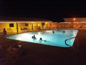 ANKLICKEN: Stovepipe Wells bei Nacht