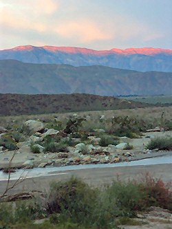 ANKLICKEN: Das Glhen der Berge verheit den nahenden Sonnenuntergang
