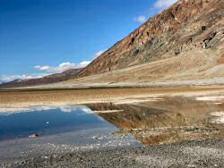 ANKLICKEN: Badwater mit viel Water