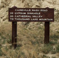 ANKLICKEN: Caineville Wash Road