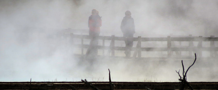 Bisquit Basin im Nebel