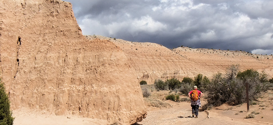 Cathedral Gorge State Park, Juniper Draw Trail, anita, dicke Wolken