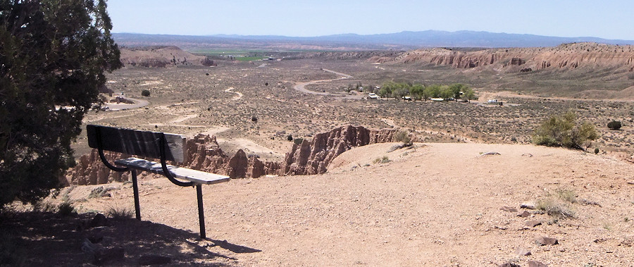 Cathedral Gorge State Park, Miller Point Trail, Bank am Eagle Point