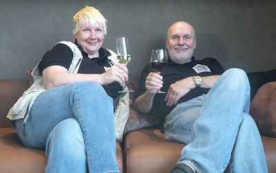 Rckreise, Marriott, Anita und Hartmuth in der Lounge