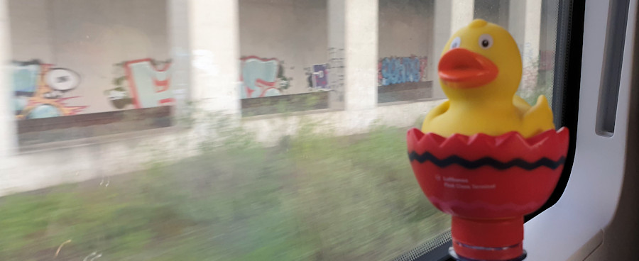 Lufthansa First Class Ente im Zug