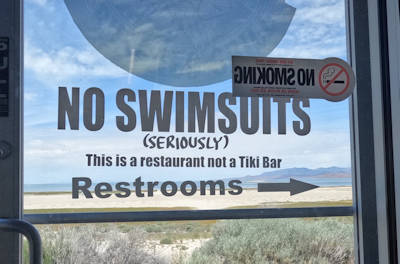 Tag10_Antelope Island_Bison Grill_Hinweis No Swimsuit