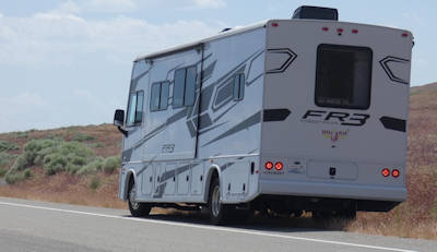 Tag10_Antelope Island_Camper am Straenrand
