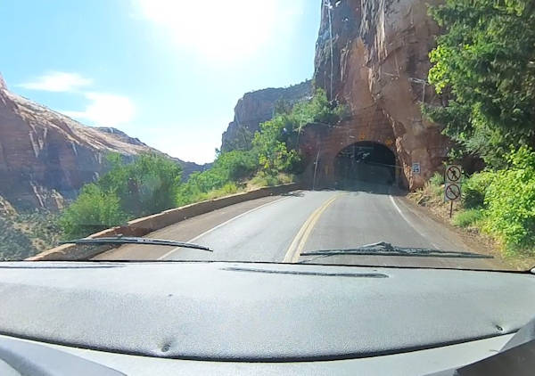 Tag15_Zion_Tunneleinfahrt