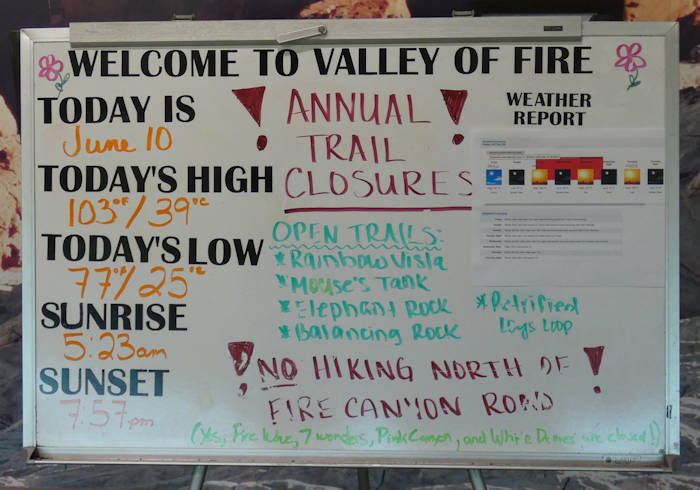Tag18_Valley of Fire_Visitor Center_Schild mit Temperaturen
