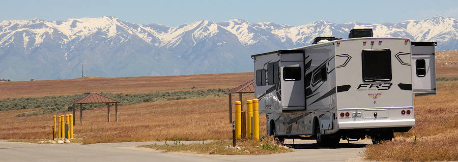 Tag9_Antelope Island_Lake Side Loop_Wohnmobil in der Ferne