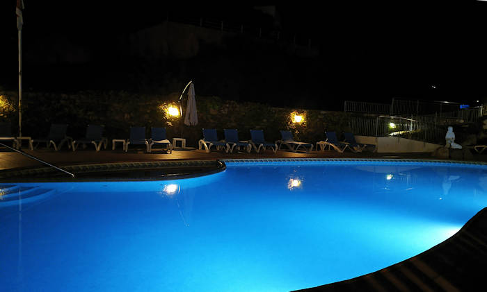 Hotel Gran Sol, Pool bei Nacht