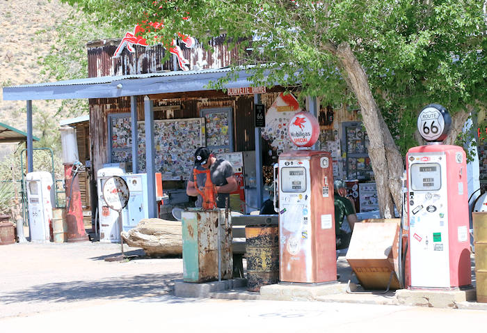 2025-04-11 Hackberry_Tankstelle
