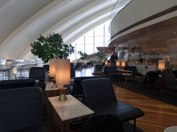 2025-04-18 LAX Business-Lounge, innen