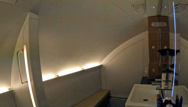 2025-04-18 Waschraum des A380