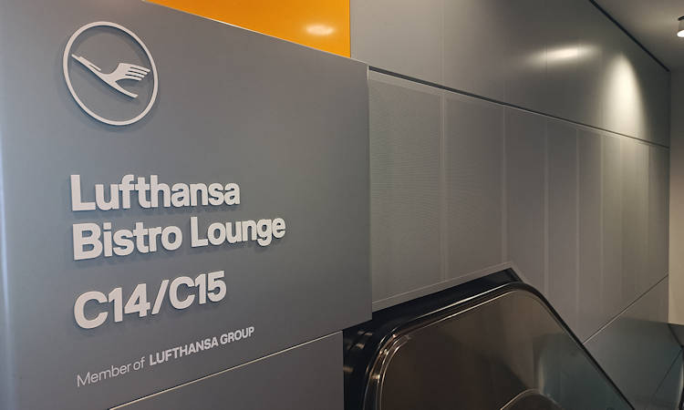 Lufthansa Bistro Lounge Eingangsschild