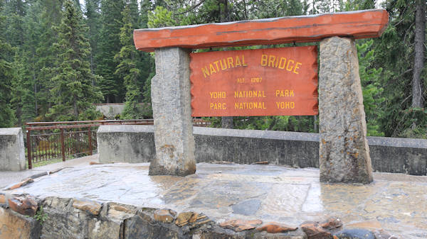 Natural Bridge, Eingangsschild